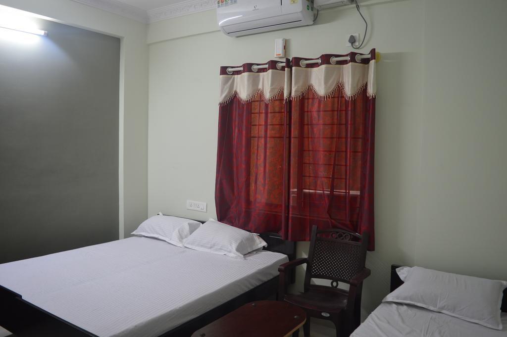 Sri Balaji Guest House Bangalore Esterno foto