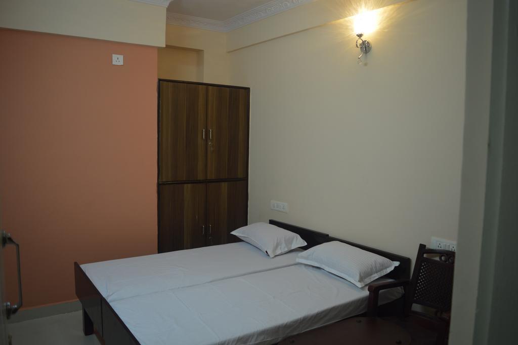 Sri Balaji Guest House Bangalore Esterno foto