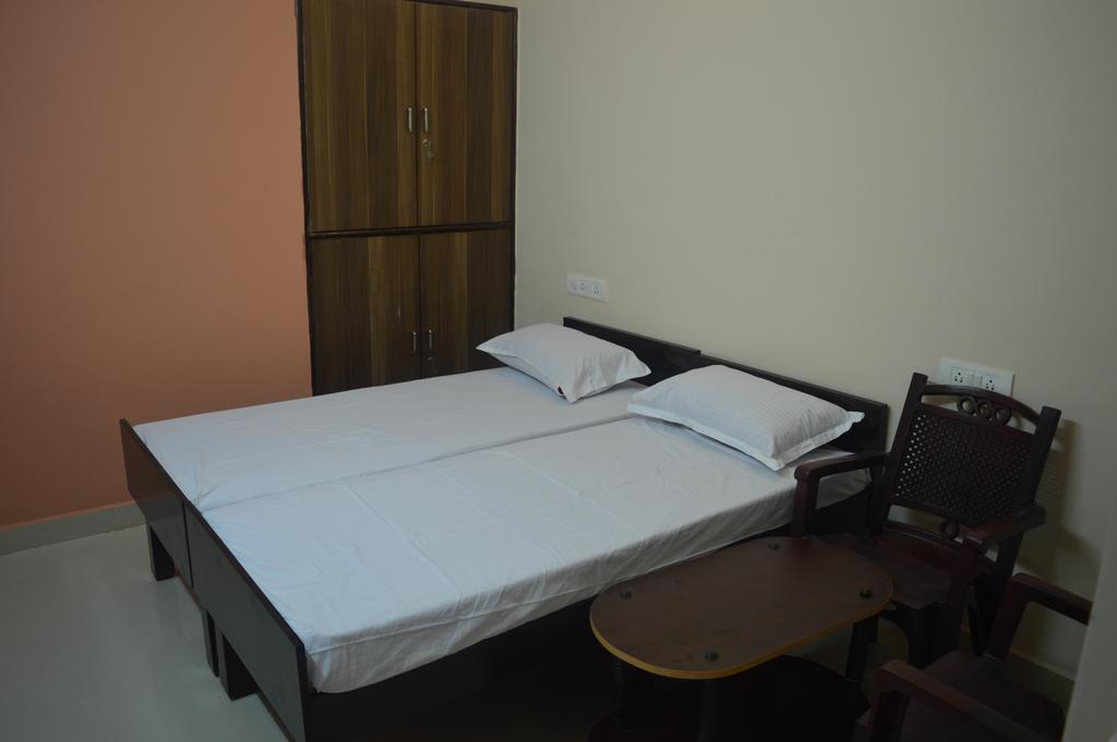 Sri Balaji Guest House Bangalore Esterno foto
